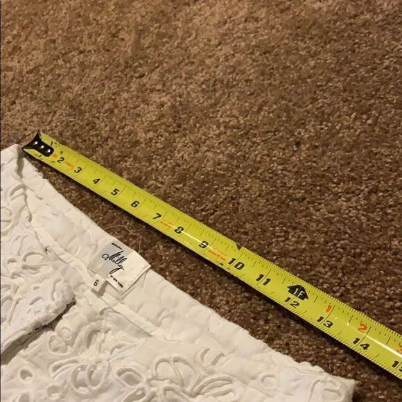 Milly eyelet floral shorts. - Picture 6 of 12